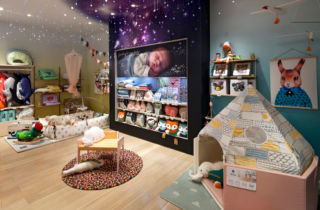 Their playful ‘home from home’ concept for ‘Marie’s Baby Circle’ celebrates parenthood and is especially targeted at first time parents, providing them with ‘need to know’ information in a relaxed store environment that encourages browsing and dwelling
