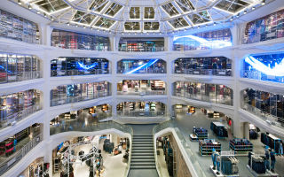 The jaw dropping Primark Gran Via in Madrid with a river of digital