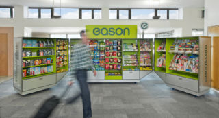 Eason's flight case pop-up finds its perfect location in the airport!