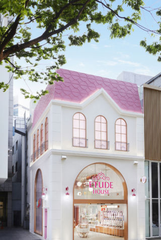 The iconic pink roof has been retained, and a selfie-friendly pink door added.