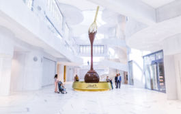 Visitors are greeted by a huge 9.3m fountain, which holds 1,500kgs of Lindt chocolate, creating a massive wow factor in the central atrium. 