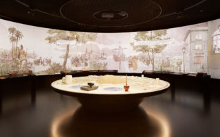 The ‘Chocolate History’ room tells a 5000-year history of chocolate, using film and projection onto props on the central display table to bring the story to life. 