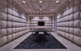 Padded or soundproofed? Lynk & Co's meeting room.