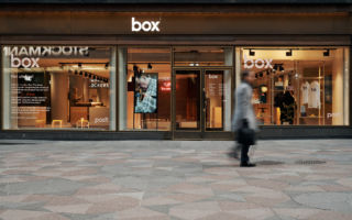Windows are used to explain the Box concept and allow clear views in to inform and welcome customers. 